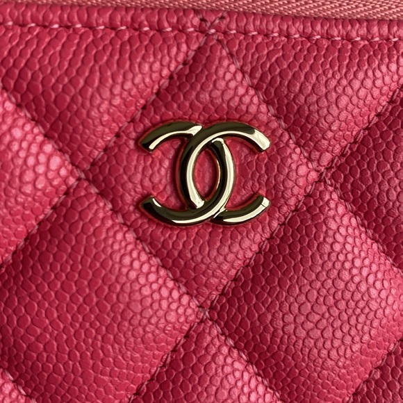 NWT, Chanel Small Pouch in Caviar leather - Picture 5 of 11